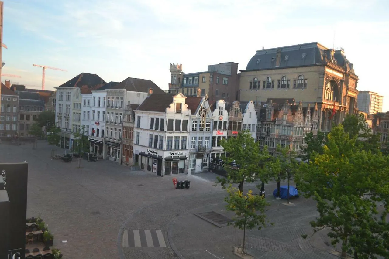 Greatest View & Location In Ghent Apartman